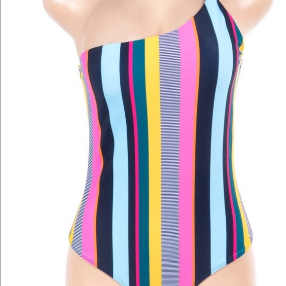 Brand new stripe one piece swimsuit. last one 🔥🔥 - Picture 6 of 8